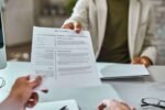 Dažniausios darbdavių klaidos techninių specialistų atrankoje: į ką atkreipti dėmesį? Darbo pokalbio metu darbdaviui perduodamas kandidato CV techninio specialisto atrankai.